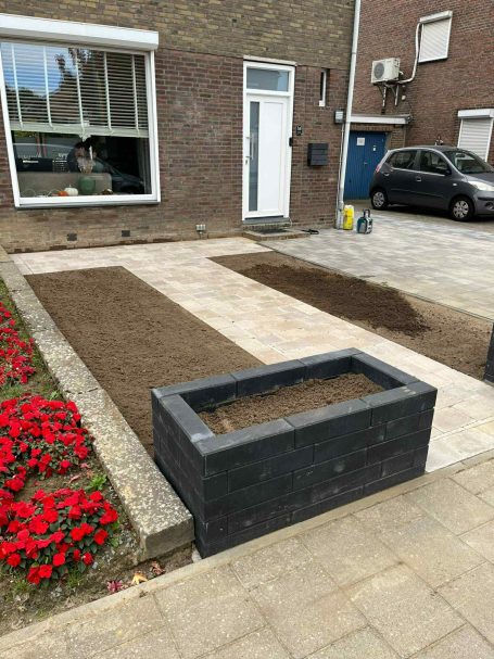 Heraanleg pad voortuin - Weert